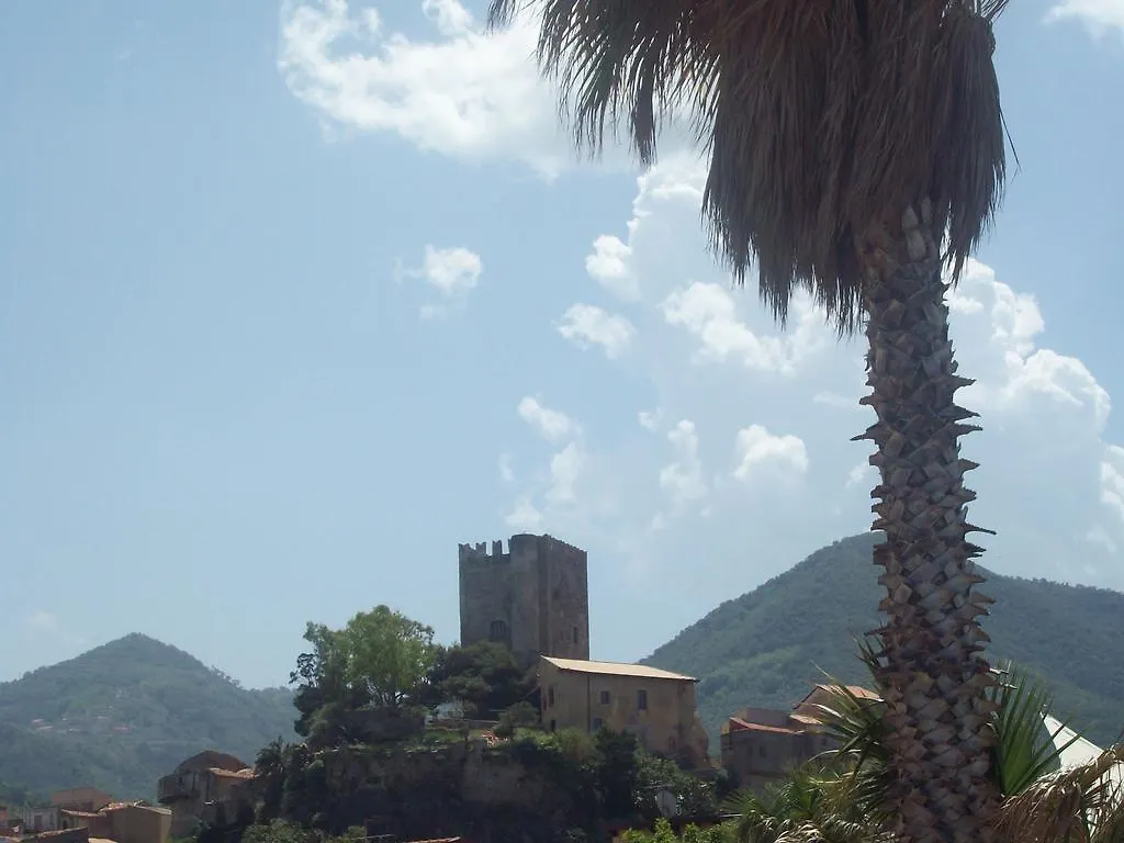 Al Fakhar Bed and Breakfast Ficarra Italien