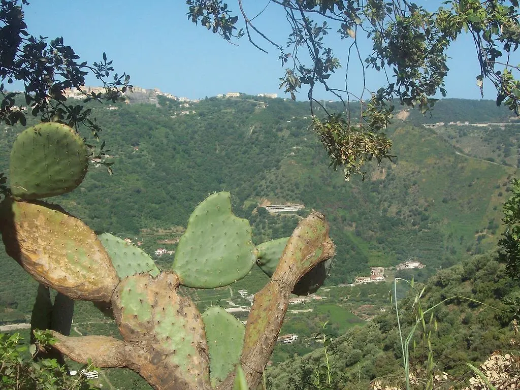 Al Fakhar Bed and Breakfast Ficarra 0*,  Italien