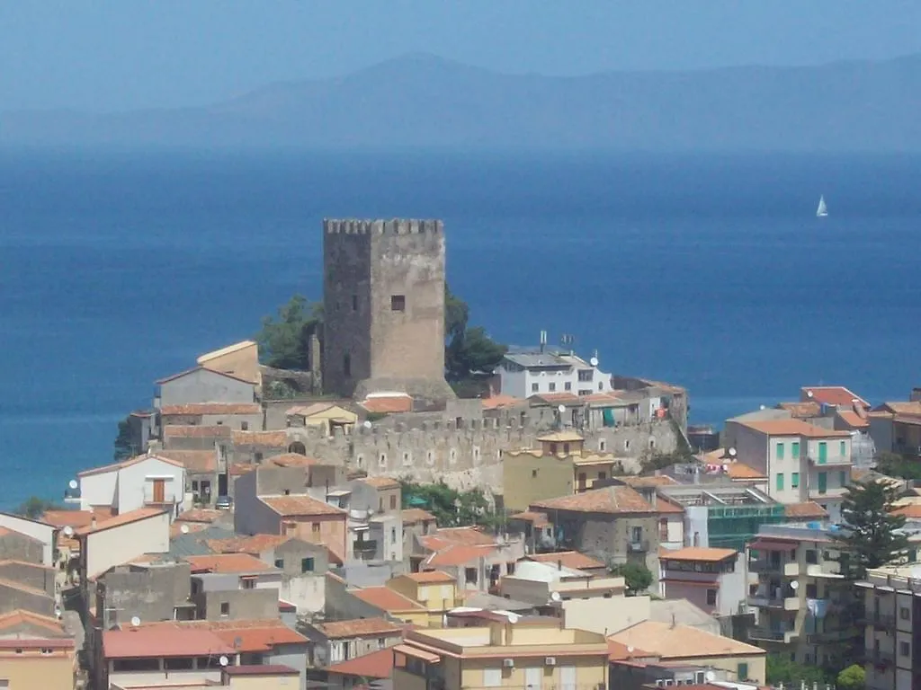 Al Fakhar Bed and Breakfast Ficarra Bed & Breakfast